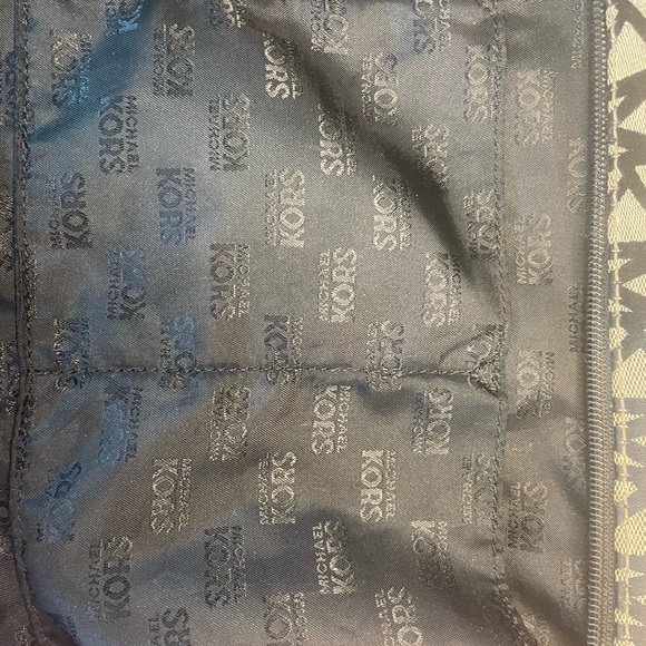 Authentic Michael Kors Purse  #056NC Jet Set Monogram Tote Bag in black and tan - Picture 11 of 11